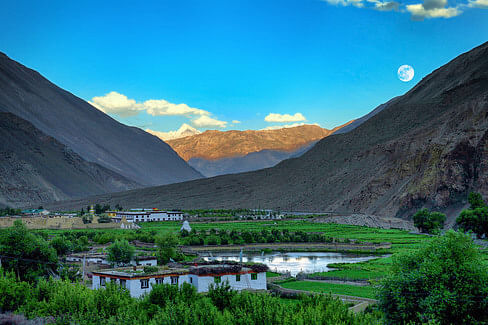 Travel from Delhi to Spiti Valley by air